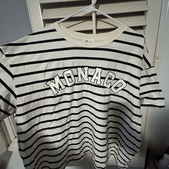 H&M graphic tee worn once - Picture 2 of 2